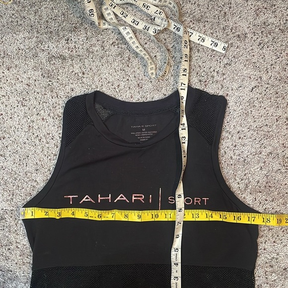 Tahari Sport‎ Woman’s Black Fishnet Cropped Sleeveless Shirt Size Medium - Picture 4 of 5